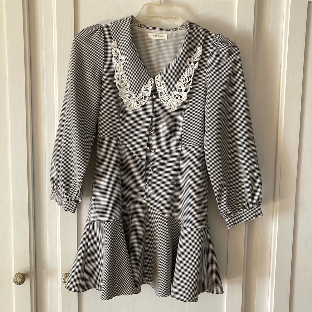 Lun Hui Vintage Style Black and White Houndstooth Dress with Lace Collar